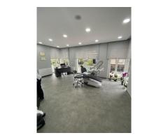 Az kullanılmış bütün klinik demirbaş ve cihazları satılıktır